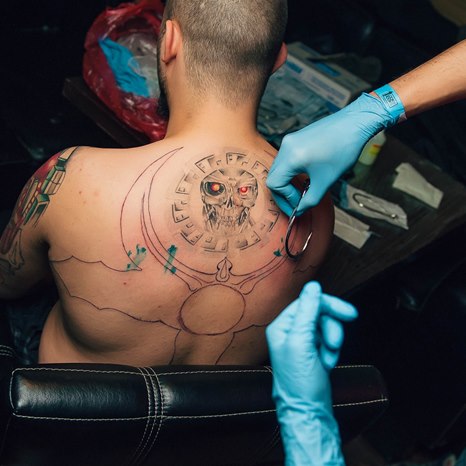 Ночь татуировщика – одно из самых впечатляющих событий этой осени