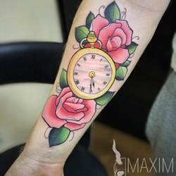 Часы и розы