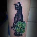 Черная кошка Клевер