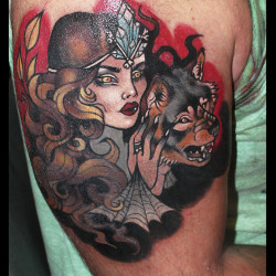 Татуировка девушка и волк перекрытие