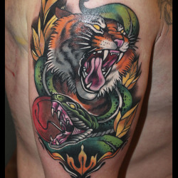 Татуировка тигр змея неотрадишнл