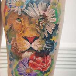 Лев и цветы
